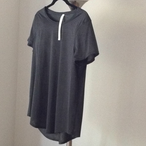 🅰️ Lululemon - Short Sleeve Green Tee - Picture 2 of 7